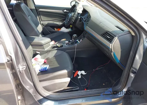 2019 Volkswagen Jetta 1.4T R-Line/1.4T S/1.4T Se z USA, uszkodzony, nr VIN 3VWCB7BU1KM158991